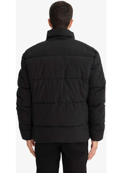 Su İtici Regular Fit Dik Yaka Fermuarlı Cepli Mont E9991AX25WN