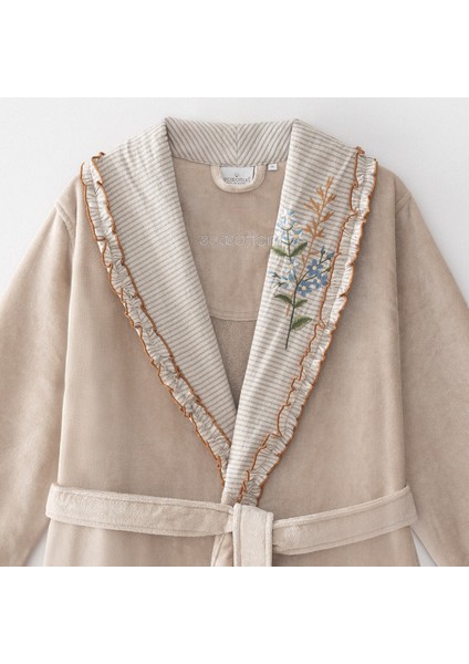 Latifa Kadın Bornoz %100 Organik Pamuk El Nakışlı Fırfırlı Bej fiyatları