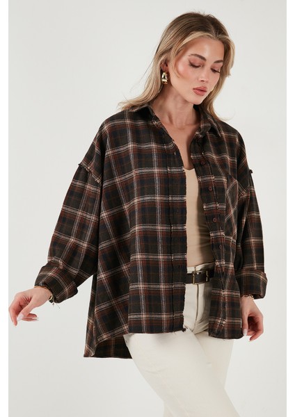 Ekoseli Pamuklu Oversize Fit Klasik Yaka Gömlek Bayan Gömlek 6835002 indirimleri