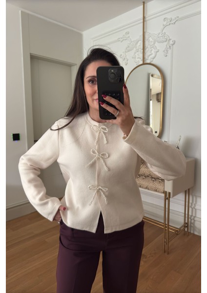 Inci Fiyonklu Tasarım Hırka- Ekru