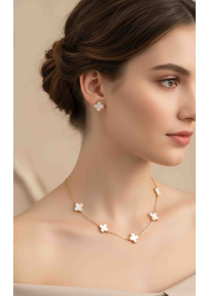 Göz Alıcı Şıklık: Yoncalı Çelik Kolye ve Küpe Seti - Günlük Kullanım