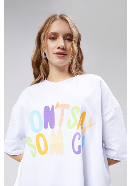 Kadın Bisiklet Yaka Baskılı Kısa Kollu Oversize Tişört indirimleri