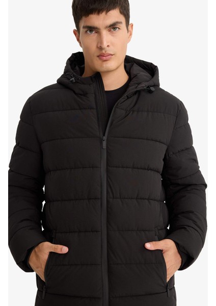 Su İtici Slim Fit Dar Kesim Astarlı Kapüşonlu Fermuarlı Cepli Dolgulu Mont R0216AZ25AU