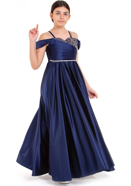 Kız Çocuk Omuz Açık, Taş Detaylı, Uzun Model Lacivert Saten Abiye Elbise