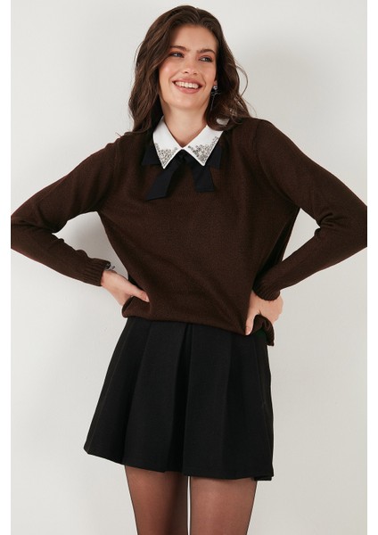 Premium Regular Fit Gömlek Yaka Yumuşak Dokulu Fiyonk Detaylı Taşlı Kazak Bayan Kazak 680KZ00035 fırsatları