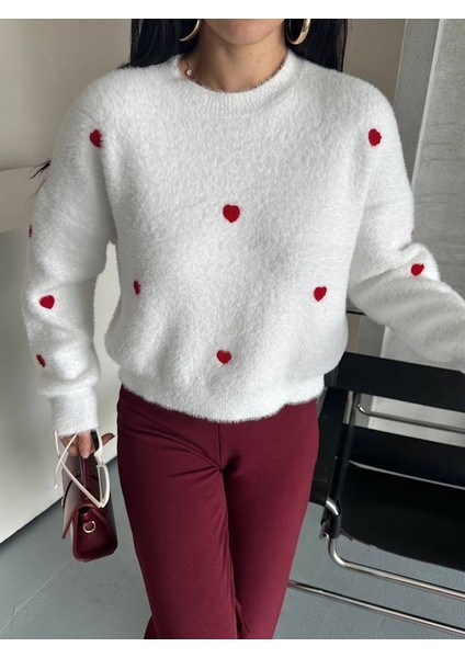 Kalp Nakışlı Yumoş Midi Boy Kazak indirimleri