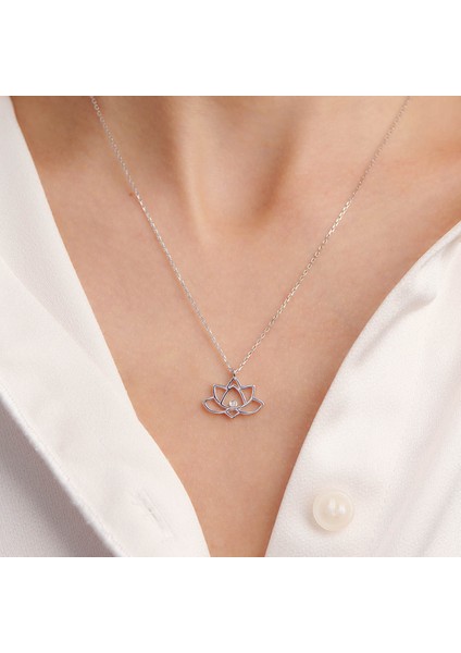 0.01 Karat Pırlanta Gümüş Lotus Çiçeği Kolye fiyatları