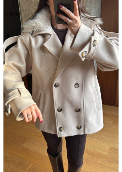 Yakası Kürklü Kaşe Kaban- Bej fırsatları