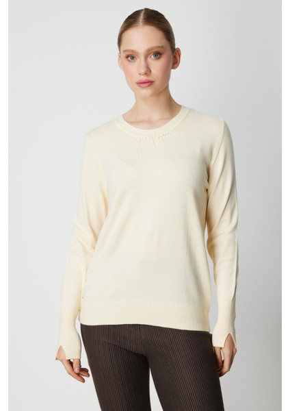 Kadın Yakası Inci Detaylı Triko Kazak 65379 Krem