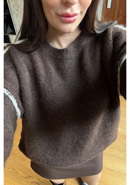 Asimetrik Kesim Çizgi Detay Triko Kazak- Kahverengi modelleri