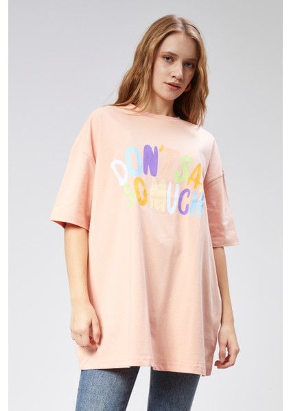 Kadın Bisiklet Yaka Baskılı Kısa Kollu Oversize Tişört fiyatları