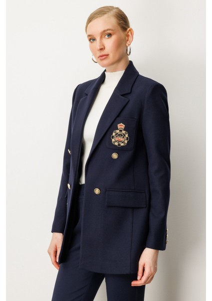 Kadın Önü Armalı Kapak Cepli Kaşe Ceket 5071 Lacivert fiyatları