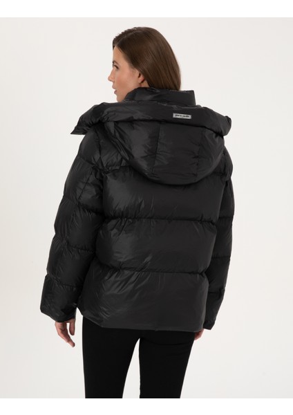 Kadın Siyah Oversize Mont 50309064-VR046