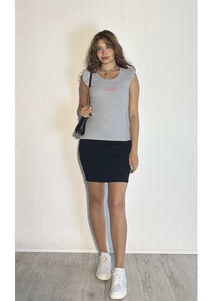 Kadın Bisiklet Yaka Barbie Baskılı Kolu Fırfırlı Bluz Tişört fiyatları