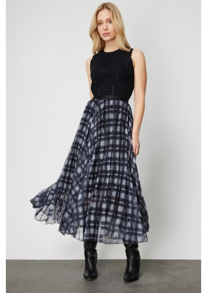 Kadın Ekoseli Pileli Maxi Boy Etek 60214 Siyah fiyatları