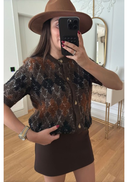 Kısa Kollu Tasarım Hırka- Siyah fiyatları