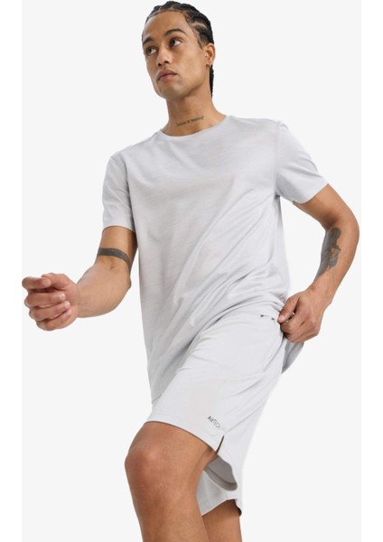 Fit Slim Fit Dar Kesim Hızlı Kuruyan Nefes Alabilen Esnek Kumaş Bisiklet Yaka Sporcu Kısa Kollu Tişört E9319AX25AU