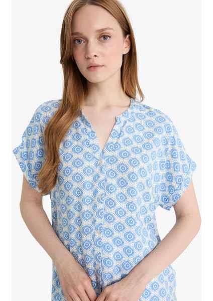 Regular Fit Apaş Yaka Desenli Kısa Kollu Gömlek