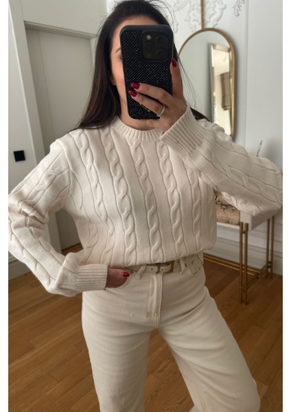 Saç Örgü Detaylı Tasarım Kazak- Ekru