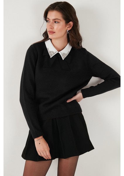 Premium Regular Fit Gömlek Yaka Yumuşak Dokulu Fiyonk Detaylı Taşlı Kazak Bayan Kazak 680KZ00035 modelleri