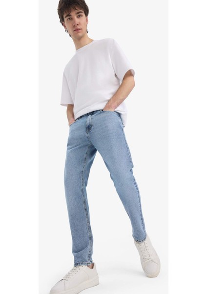 %100 Pamuk 90's Slim Fit Dar Kalıp Yüksek Bel Dar Paça Kar Yıkamalı Jean Pantolon F0161AX25SP