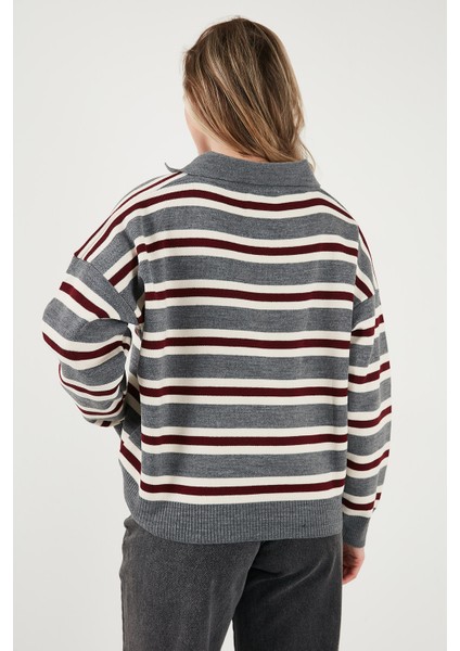 Çizgili Oversize Fit Düğmeli Polo Yaka Kazak Bayan Polo Yaka Kazak 4615259