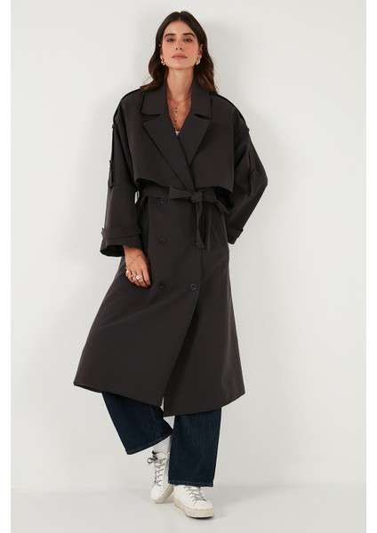 Oversize Fit Kruvaze Yaka Düğmeli Kemerli Uzun Trençkot Bayan Trençkot 6839476