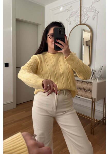 Saç Örgü Detaylı Tasarım Kazak- Sarı indirimleri