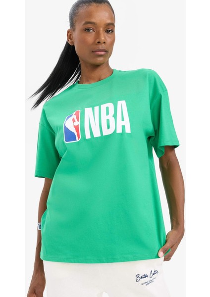 Fit NBA Wordmark Oversize Geniş Kalıp Bisiklet Yaka Kısa Kollu Tişört