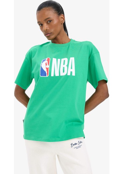 Fit NBA Wordmark Oversize Geniş Kalıp Bisiklet Yaka Kısa Kollu Tişört