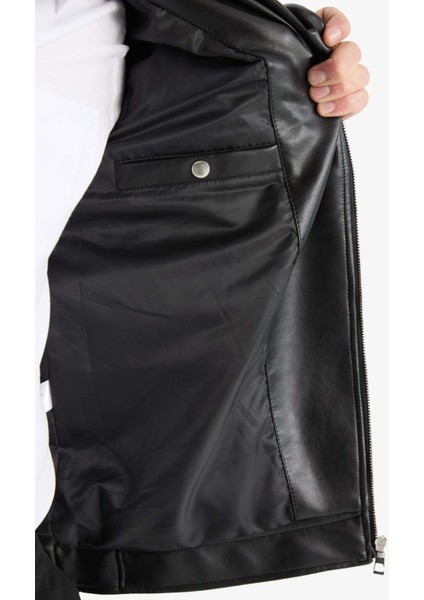 Su Ve Rüzgar İtici Slim Fit Dar Kesim Mevsimlik Astarlı Fermuarlı İç Cepli Suni Deri Biker Mont C5715AX25AU