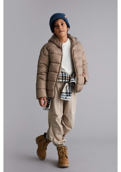 Erkek Çocuk Su Geçirmez Kapüşonlu Fermuarlı Şişme Mont A1875A825AU