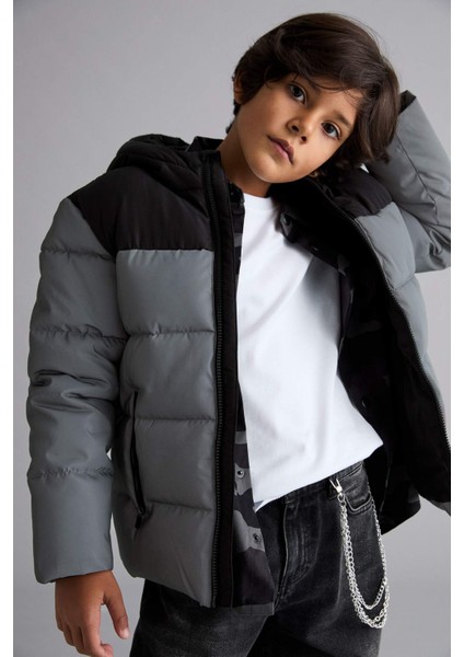 Erkek Çocuk Su Geçirmez Kapüşonlu Polar Astarlı Mont E9348A825WN