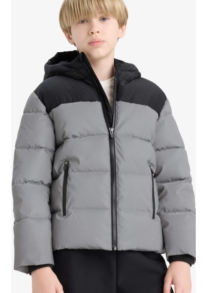 Erkek Çocuk Su Geçirmez Kapüşonlu Polar Astarlı Mont E9348A825WN