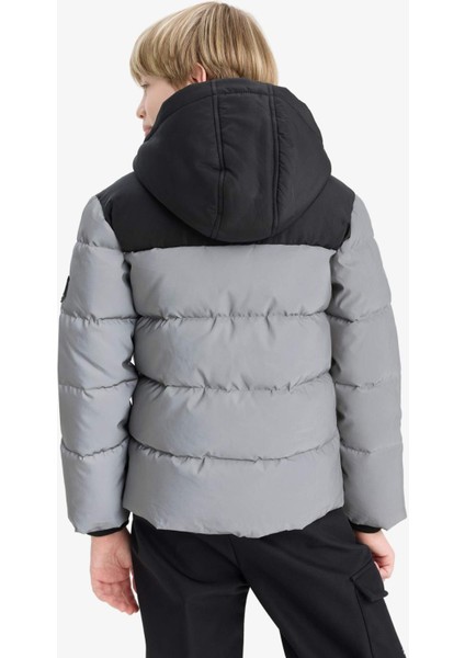 Erkek Çocuk Su Geçirmez Kapüşonlu Polar Astarlı Mont E9348A825WN