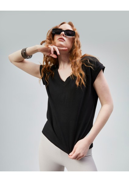 Kadın V Yaka Kısa Kol Düz Basic Tişört modelleri