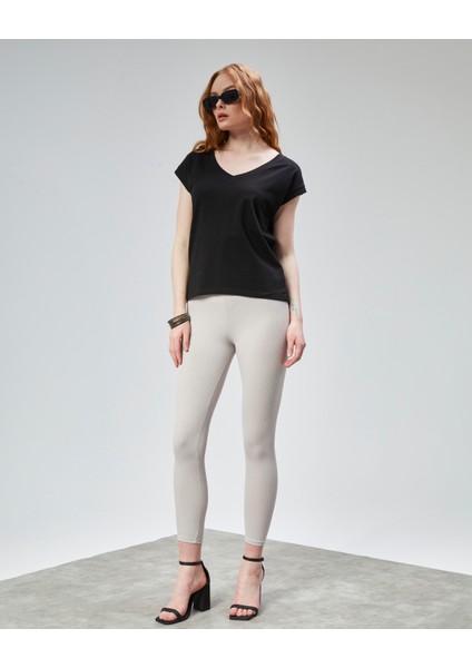 Kadın V Yaka Kısa Kol Düz Basic Tişört fırsatları