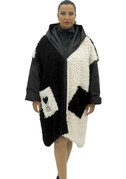 Büyük Beden Siyah Ekru Kontrast Desenli Kapüşonlu Oversize Kadın Kaban