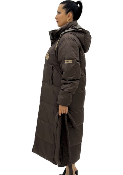 Büyük Beden Kemerli Kapüşonlu Fermuarlı Oversize Uzun Şişme Kadın Kaban modelleri