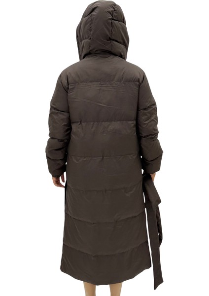 Büyük Beden Kemerli Kapüşonlu Fermuarlı Oversize Uzun Şişme Kadın Kaban fırsatları