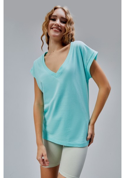 Kadın V Yaka Kısa Kol Düz Basic Tişört fiyatları