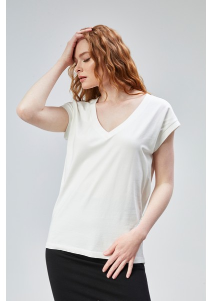 Kadın V Yaka Kısa Kol Düz Basic Tişört modelleri
