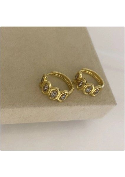 Melis Göral Model Çelik Taşlı Halka Küpe modelleri