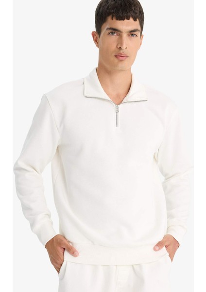 Regular Fit Dik Yaka Yarım Fermuarlı Basic Düz Sweatshirt X7405AZ25AU