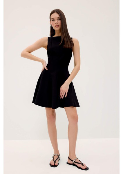 Kayık Yaka Basic Düz Kolsuz Mini Elbise F0205AX25SP