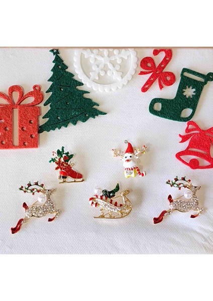 ​🦌 Parlak Taşlı Geyik (Ren Geyiği) ve Inci Detaylı Yılbaşı Broşu modelleri