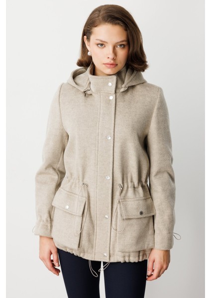 Kapüşonlu Kapak Cepli Kaşe Mont 6041-26K