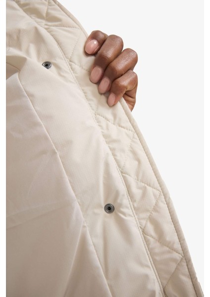 Su İtici Oversize Fit Geniş Kalıp Dik Yaka Fermuarlı Çıtçıtlı Cepli Şişme Mont E9266AX25WN