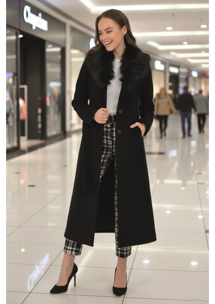 Kürk Yaka Detaylı Şık Kadın Kaban