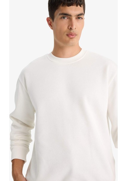 Relax Fit Bisiklet Yaka Kalın İçi Yumuşak Tüylü Basic Düz Sweatshirt T5139AZ25AU